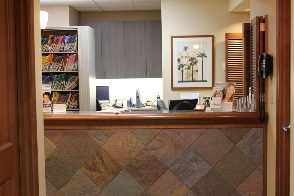 Reception desk for Federal Way WA dentist & prosthodontist Daniel H. Chong, DDS, FACP